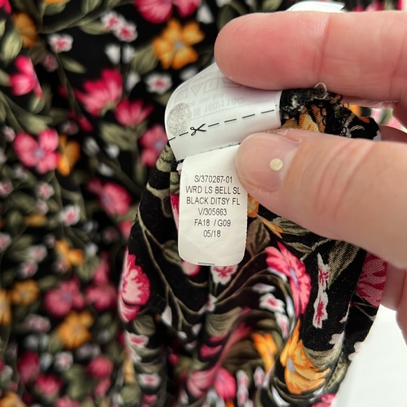 Old Navy Black floral blouse with 3/4 length bell sleeve and bow tie. - Picture 15 of 15